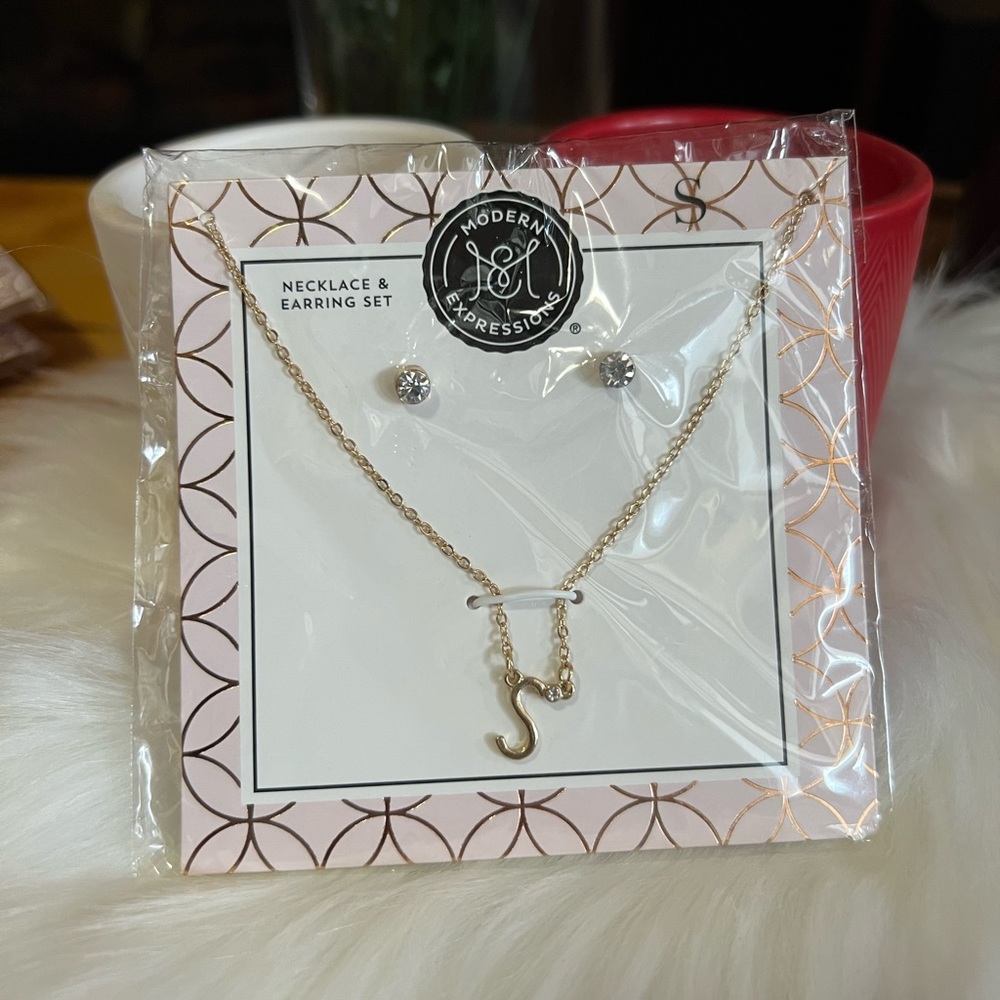 Modern Expressions Letter S Necklace and Studs
